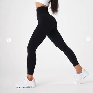 Black NVGTN seamless leggings